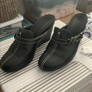 LIKE NEW Chic Black Wedge Mules